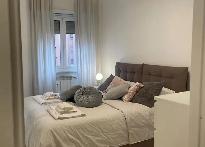 Dama Maria Elena - 1 Min Walk To Valle Aurelia Metro *