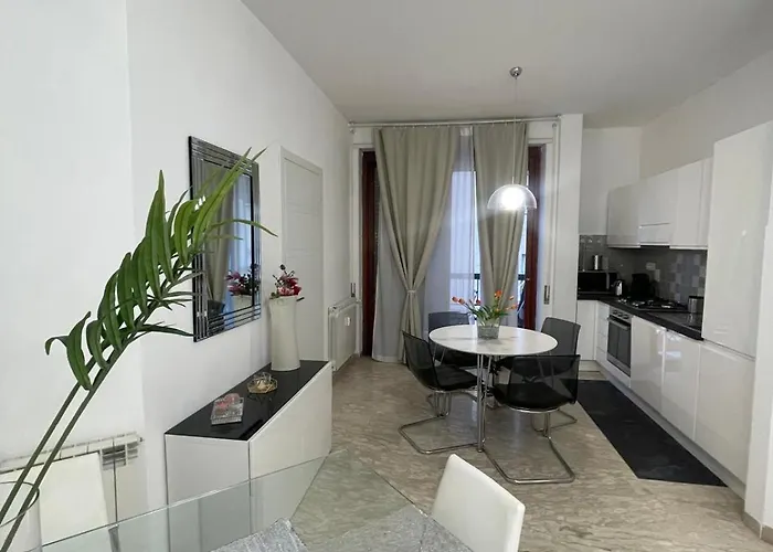 Dama Maria Elena - 1 Min Walk To Valle Aurelia Metro Apartment