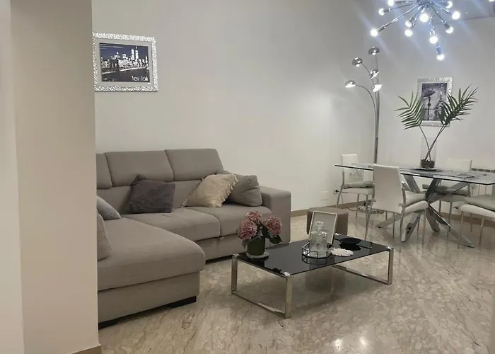 Apartment Dama Maria Elena - 1 Min Walk To Valle Aurelia Metro Rom